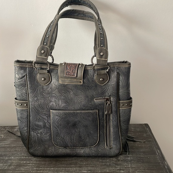 Trinity Ranch Purse - Picture 2 of 9